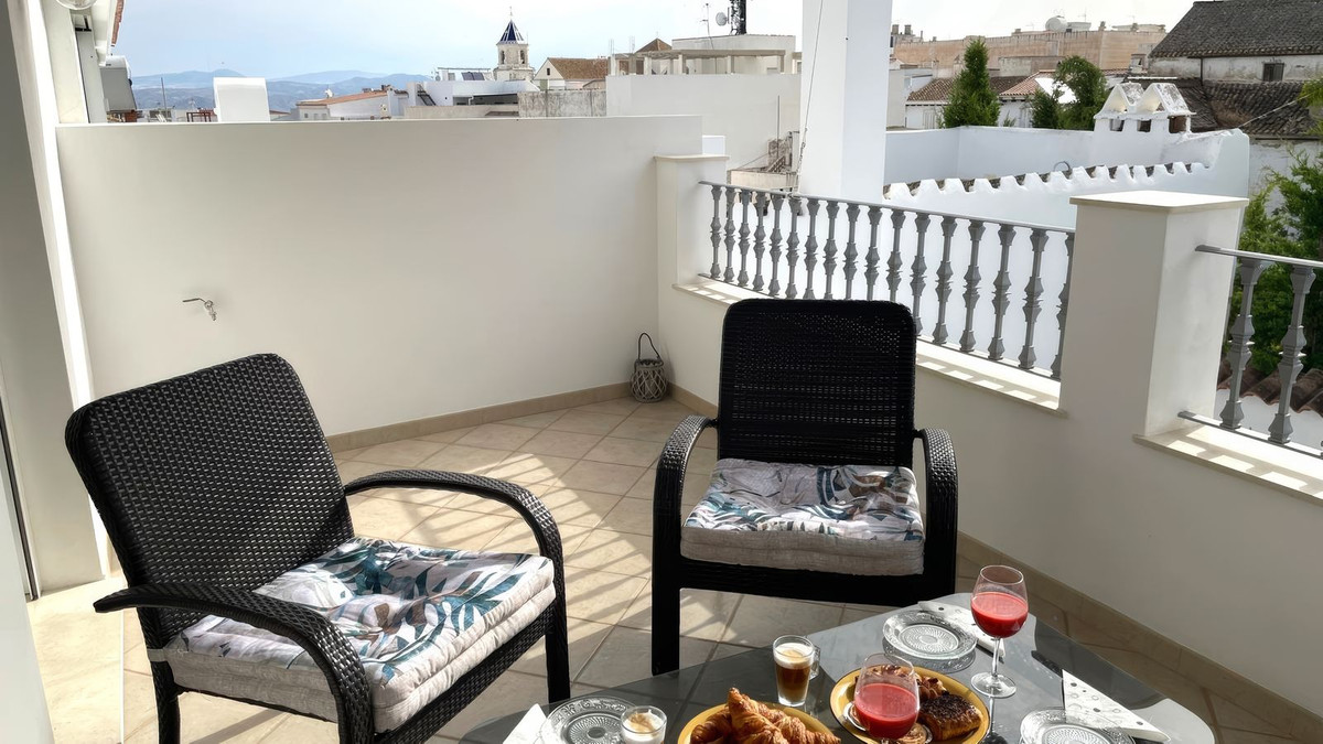 5 Bed Townhouse for sale in Alhaurín El Grande Costa Del Sol, Málaga, Spain