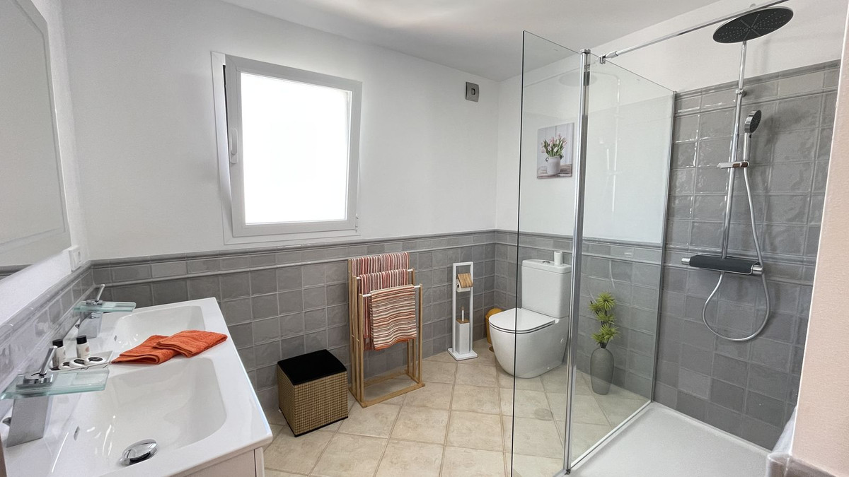5 Bed Townhouse for sale in Alhaurín El Grande Costa Del Sol, Málaga, Spain