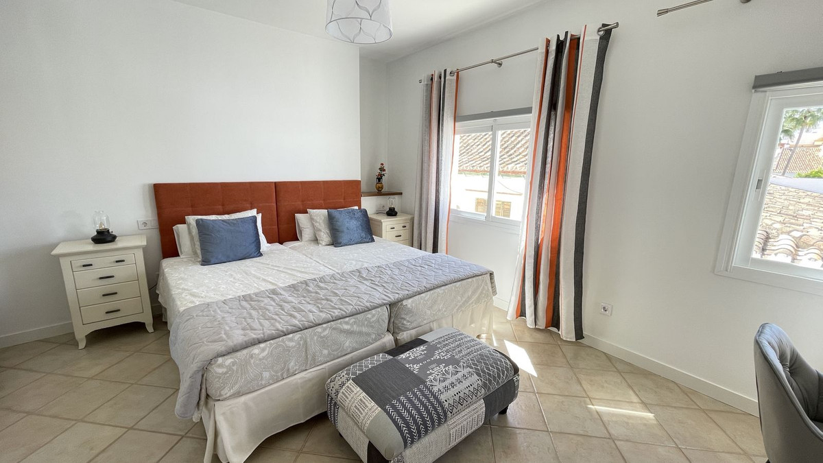 5 Bed Townhouse for sale in Alhaurín El Grande Costa Del Sol, Málaga, Spain
