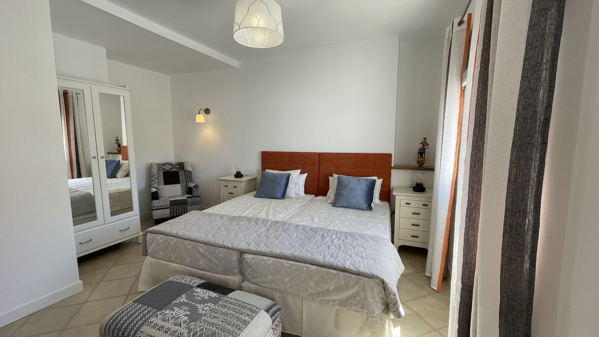 5 Bed Townhouse for sale in Alhaurín El Grande Costa Del Sol, Málaga, Spain