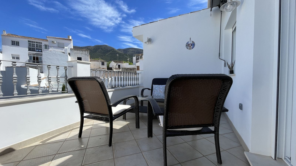 5 Bed Townhouse for sale in Alhaurín El Grande Costa Del Sol, Málaga, Spain