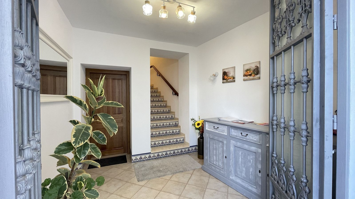 5 Bed Townhouse for sale in Alhaurín El Grande Costa Del Sol, Málaga, Spain