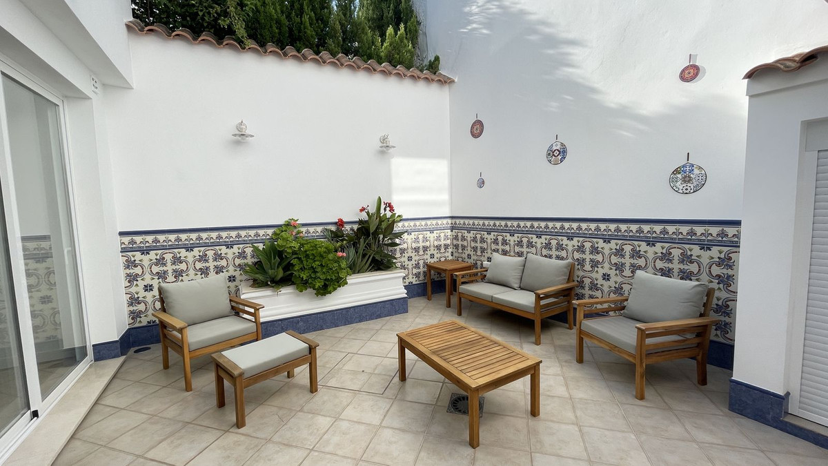 5 Bed Townhouse for sale in Alhaurín El Grande Costa Del Sol, Málaga, Spain
