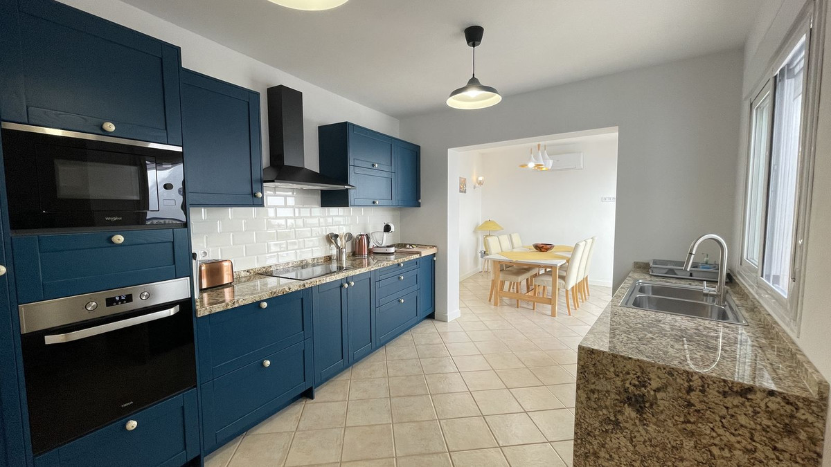 5 Bed Townhouse for sale in Alhaurín El Grande Costa Del Sol, Málaga, Spain