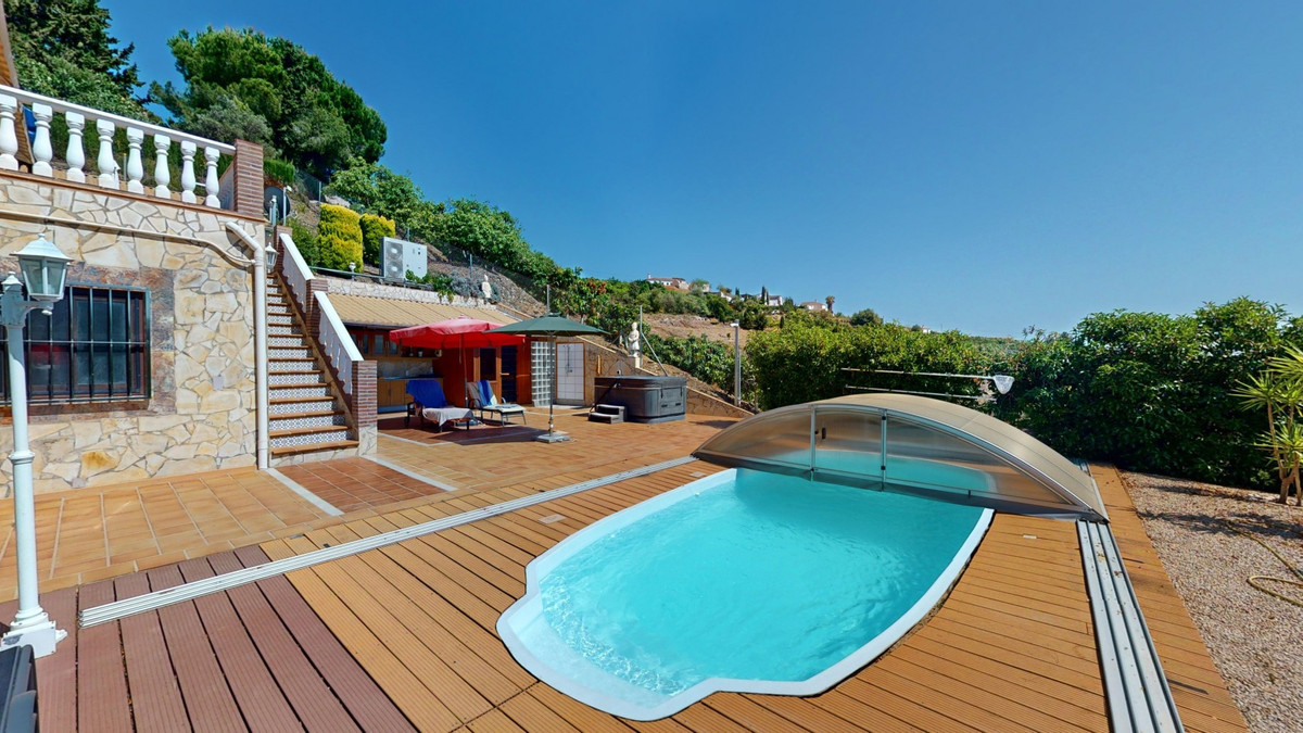 4 Bed Townhouse for sale in Frigiliana Costa Del Sol East, Málaga, Spain