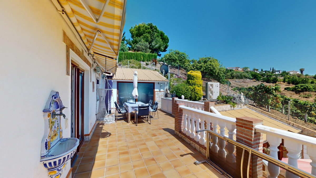 4 Bed Townhouse for sale in Frigiliana Costa Del Sol East, Málaga, Spain