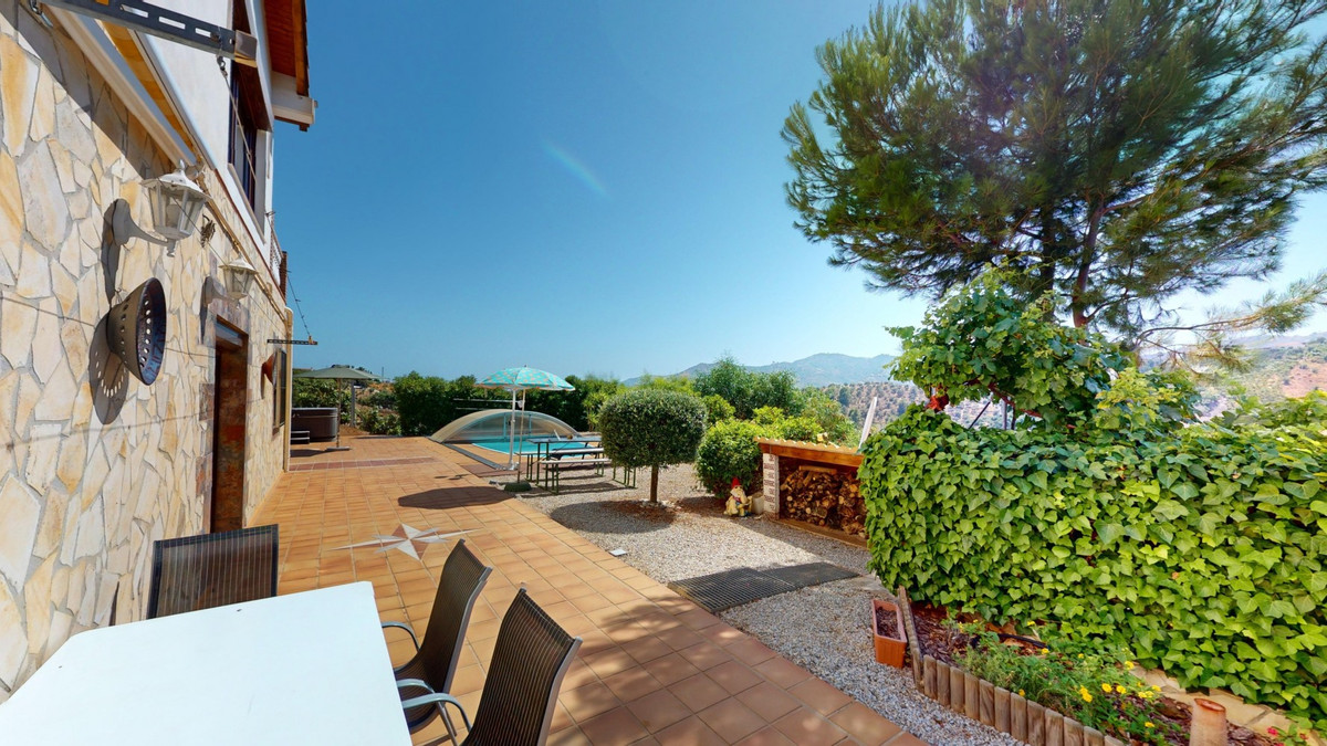 4 Bed Townhouse for sale in Frigiliana Costa Del Sol East, Málaga, Spain