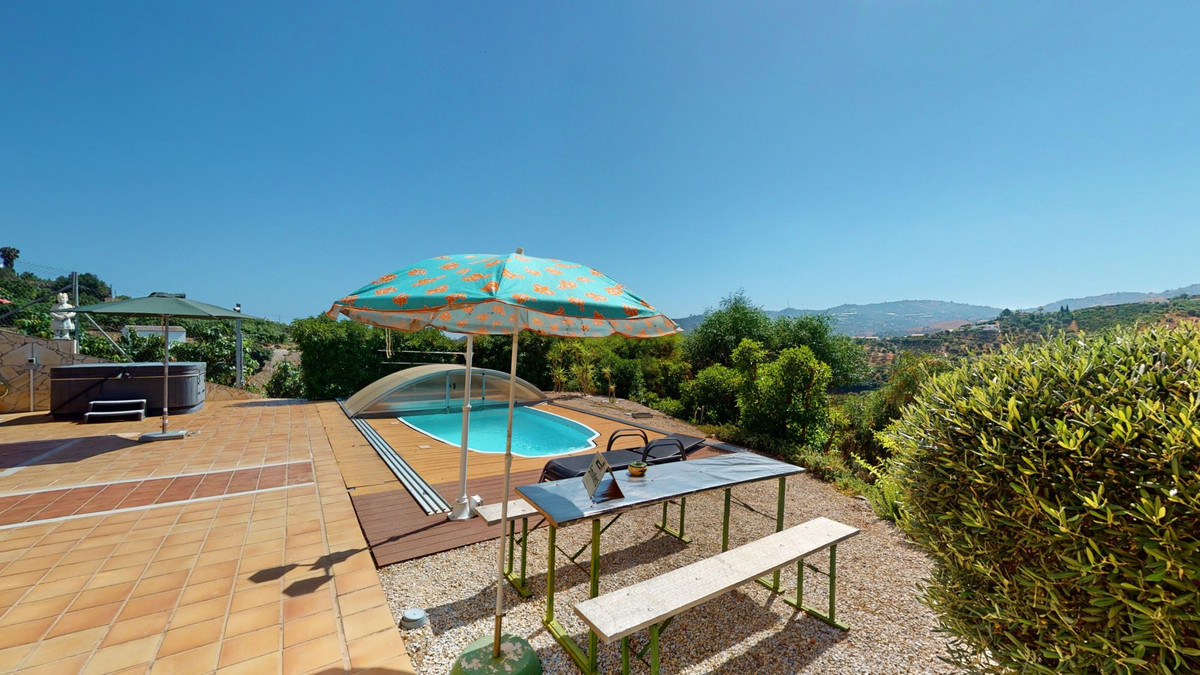 4 Bed Townhouse for sale in Frigiliana Costa Del Sol East, Málaga, Spain