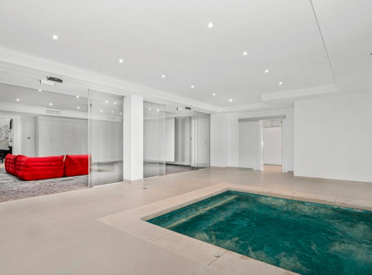 Se vende Villa - Chalet de 8 dormitorios en Costa Del Sol, Málaga, España