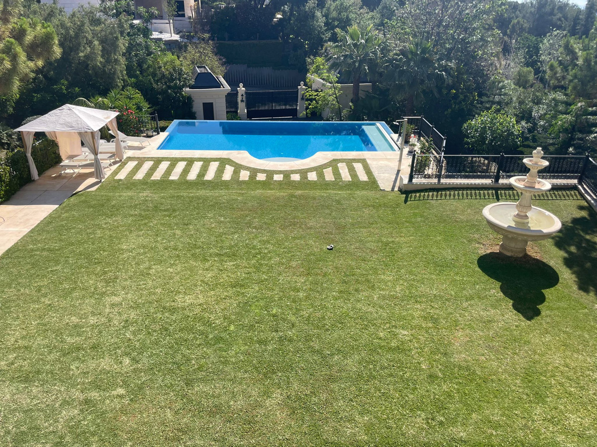 Se vende Villa - Chalet de 8 dormitorios en Costa Del Sol, Málaga, España