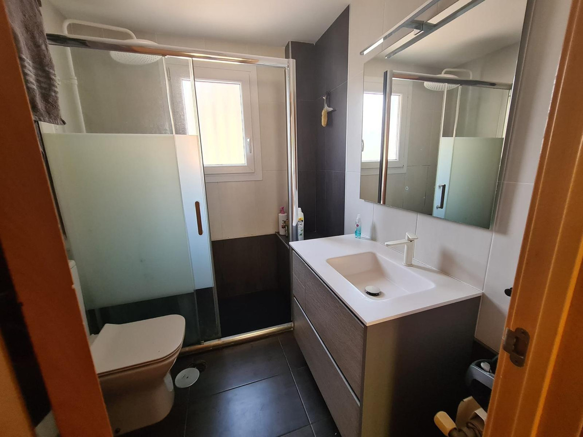 Se vende Bungalow de 5 dormitorios en Costa Blanca, Alicante, España