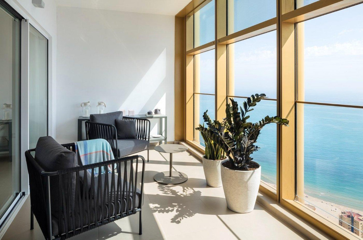 Se vende Apartamento Planta Media de 2 dormitorios en Costa Blanca, Alicante, España