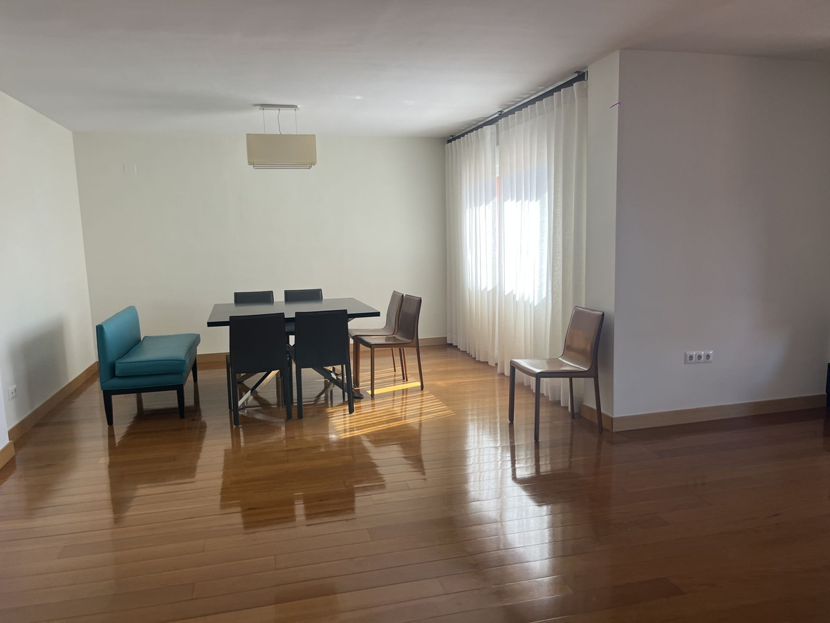 Se vende Apartamento Planta Media de 3 dormitorios en Costa Del Sol, Málaga, España