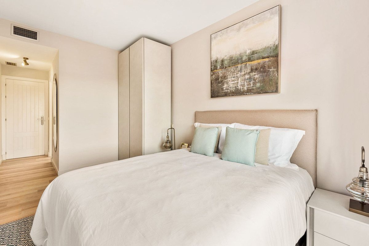 2 Bed Apartment for sale in Benahavís Costa Del Sol, Málaga, Spain