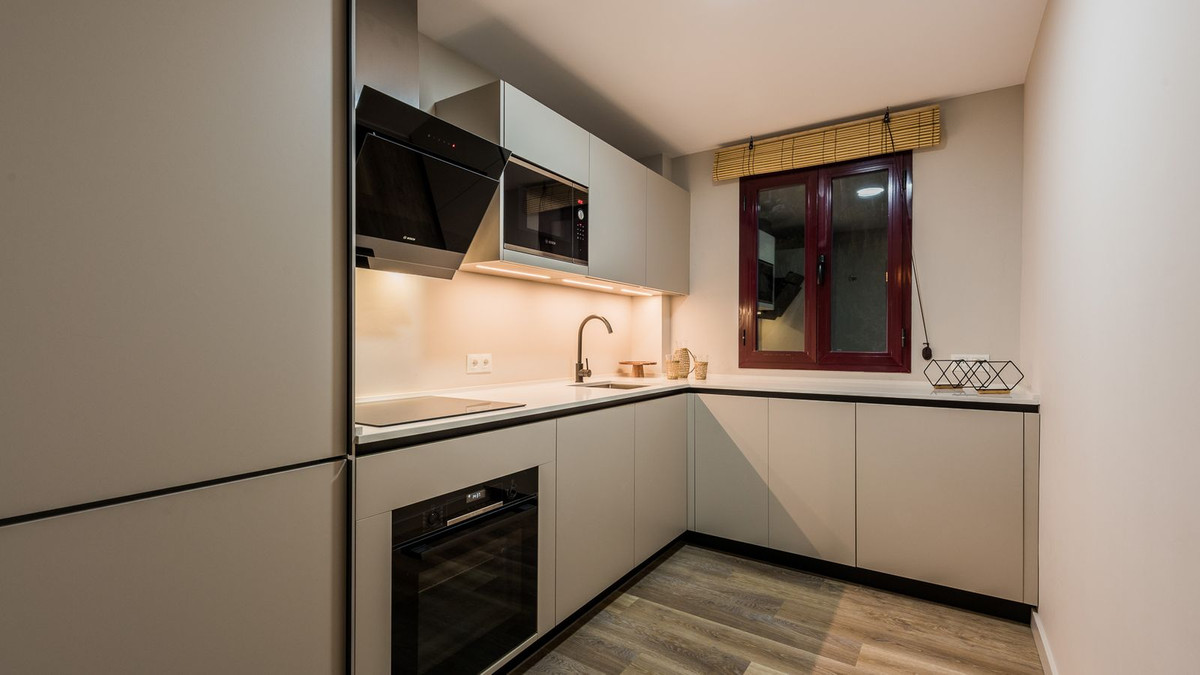 2 Bed Apartment for sale in Benahavís Costa Del Sol, Málaga, Spain