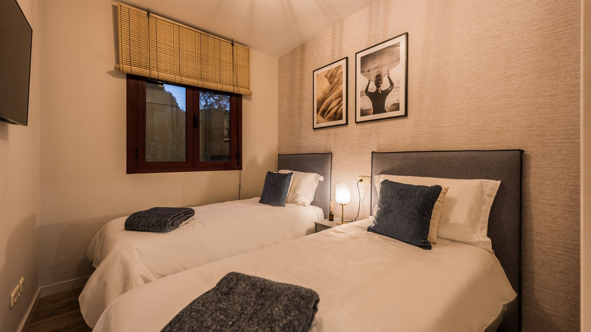 2 Bed Apartment for sale in Benahavís Costa Del Sol, Málaga, Spain