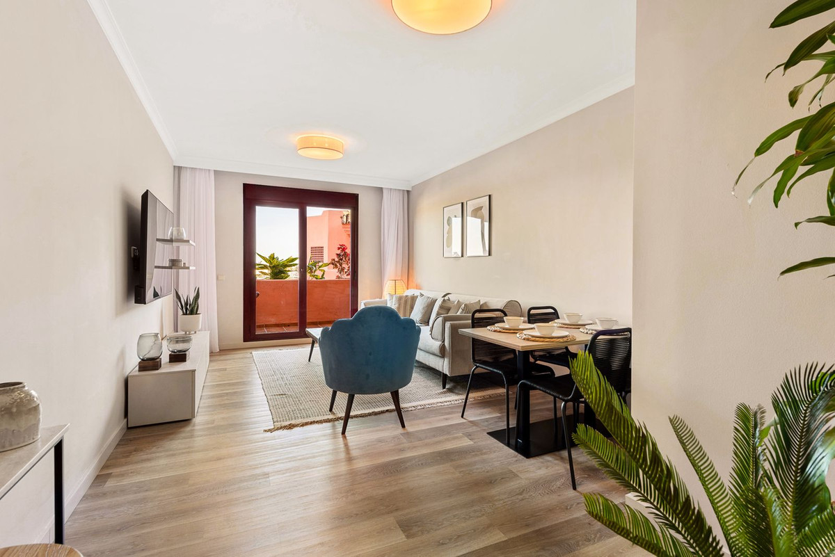 2 Bed Apartment for sale in Benahavís Costa Del Sol, Málaga, Spain