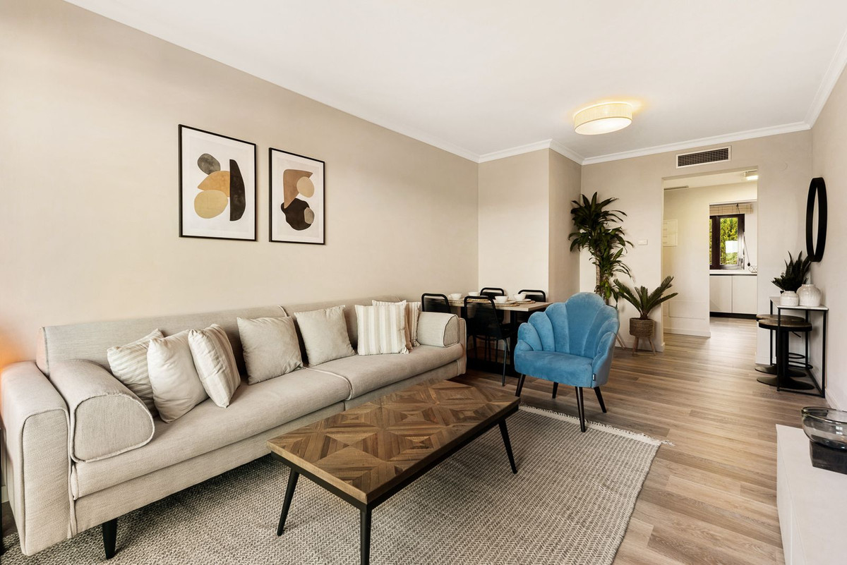 2 Bed Apartment for sale in Benahavís Costa Del Sol, Málaga, Spain