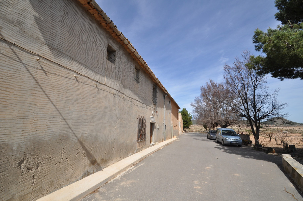 6 Bed Townhouse for sale in Monóvar Costa Blanca, Alicante, Spain