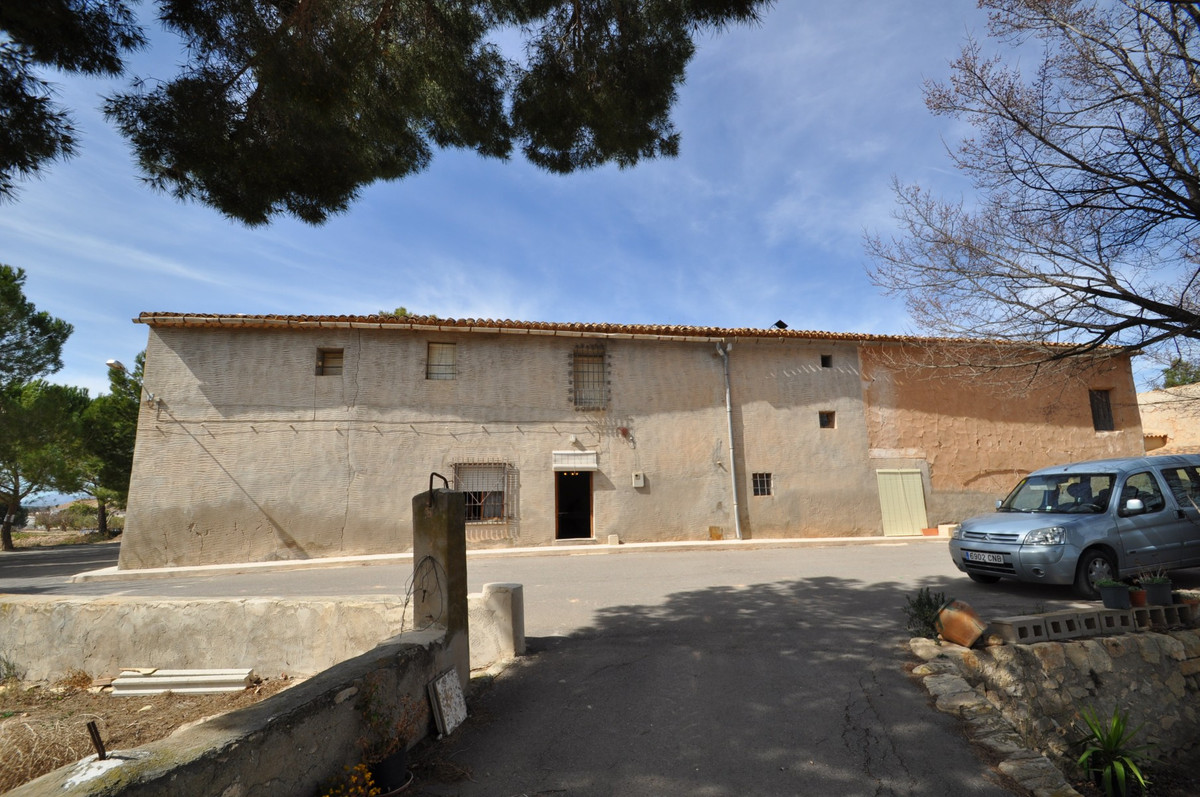 6 Bed Townhouse for sale in Monóvar Costa Blanca, Alicante, Spain
