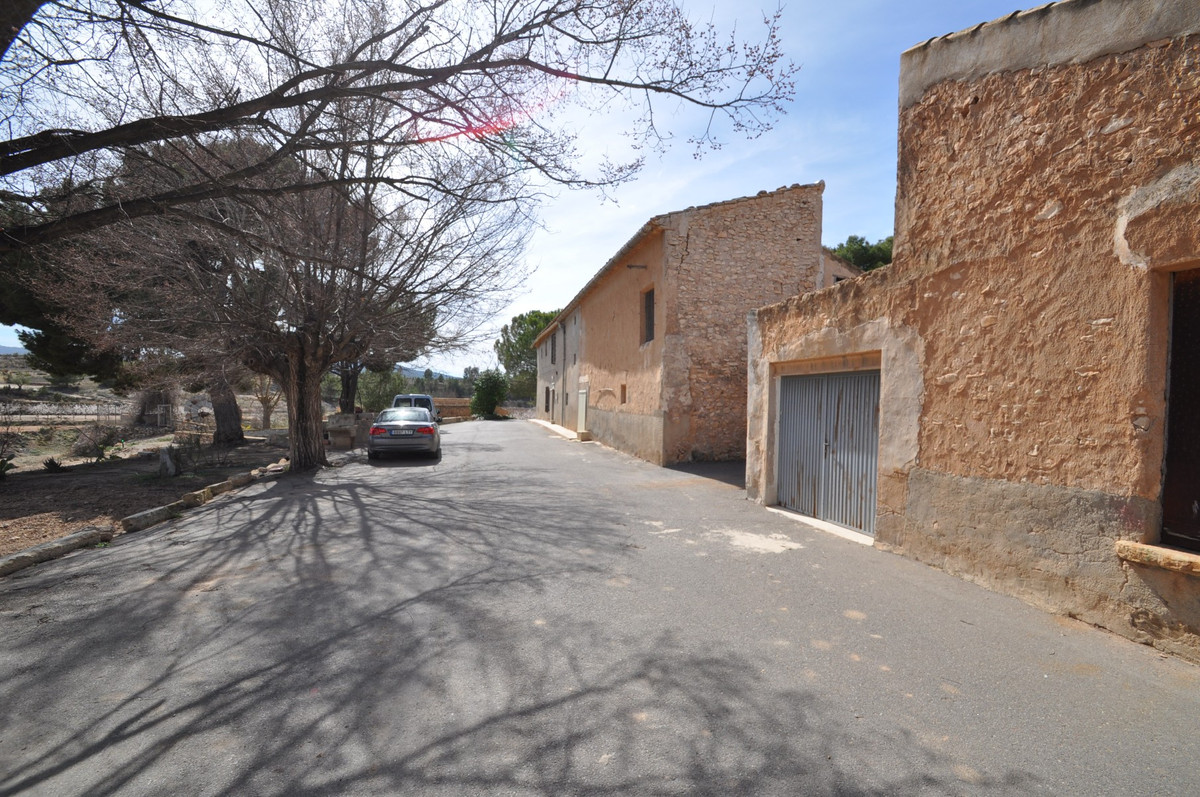 6 Bed Townhouse for sale in Monóvar Costa Blanca, Alicante, Spain