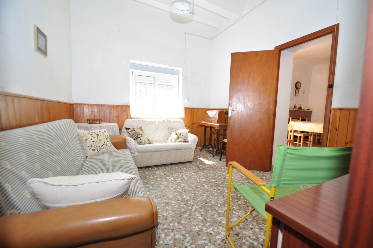 6 Bed Townhouse for sale in Monóvar Costa Blanca, Alicante, Spain