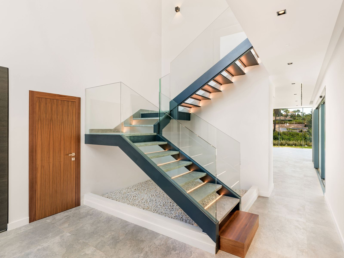 Se vende Villa - Chalet de 4 dormitorios en Costa Del Sol, Málaga, España
