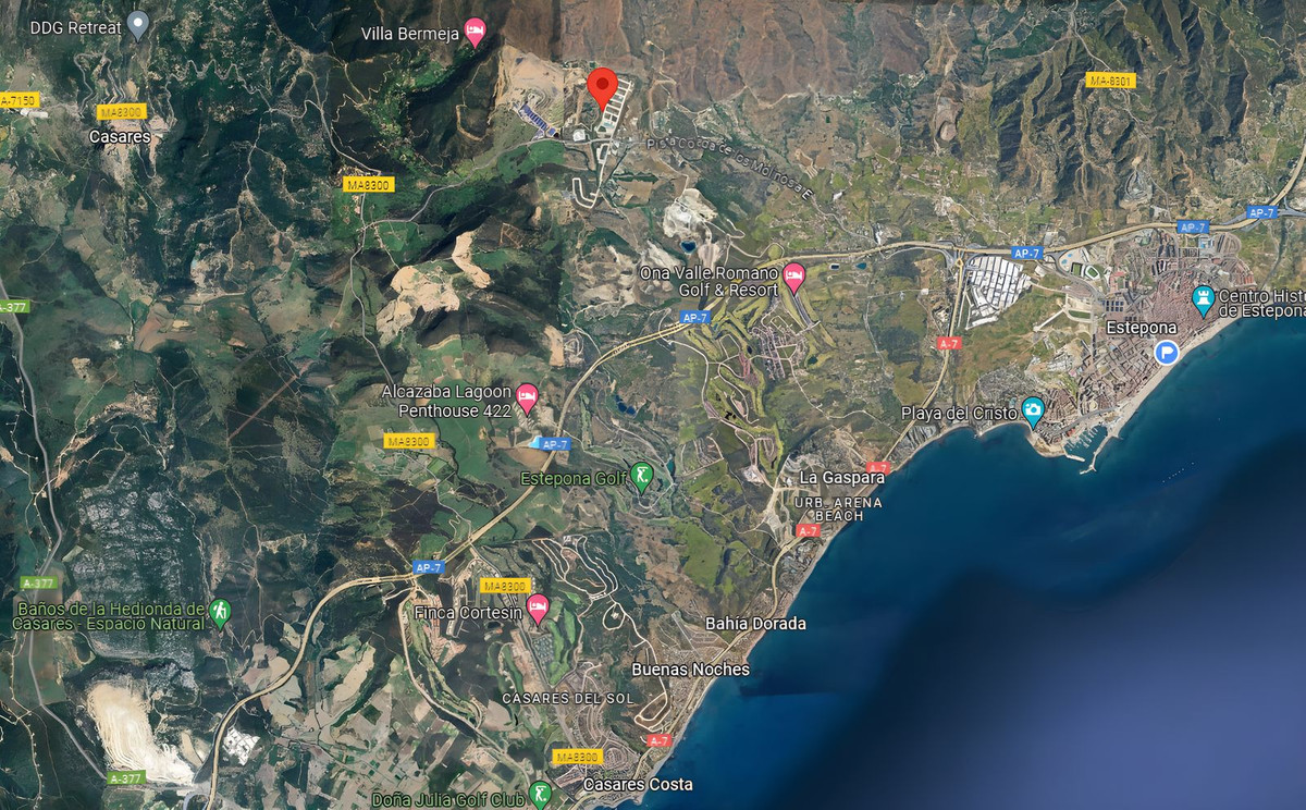 Se vende Terreno Comercial  en Costa Del Sol, Málaga, España
