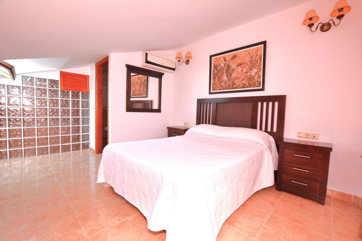 2 Bed Apartment for sale in Benalmadena Costa Costa Del Sol, Málaga, Spain