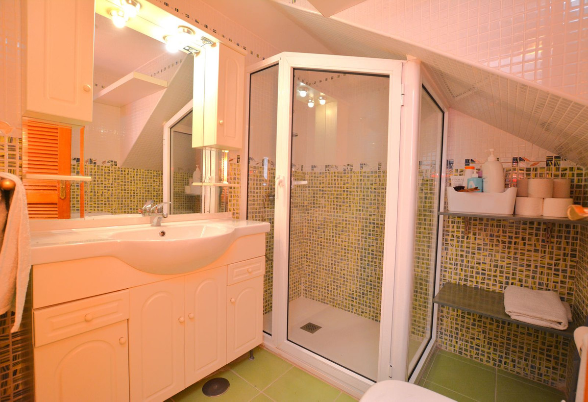 2 Bed Apartment for sale in Benalmadena Costa Costa Del Sol, Málaga, Spain