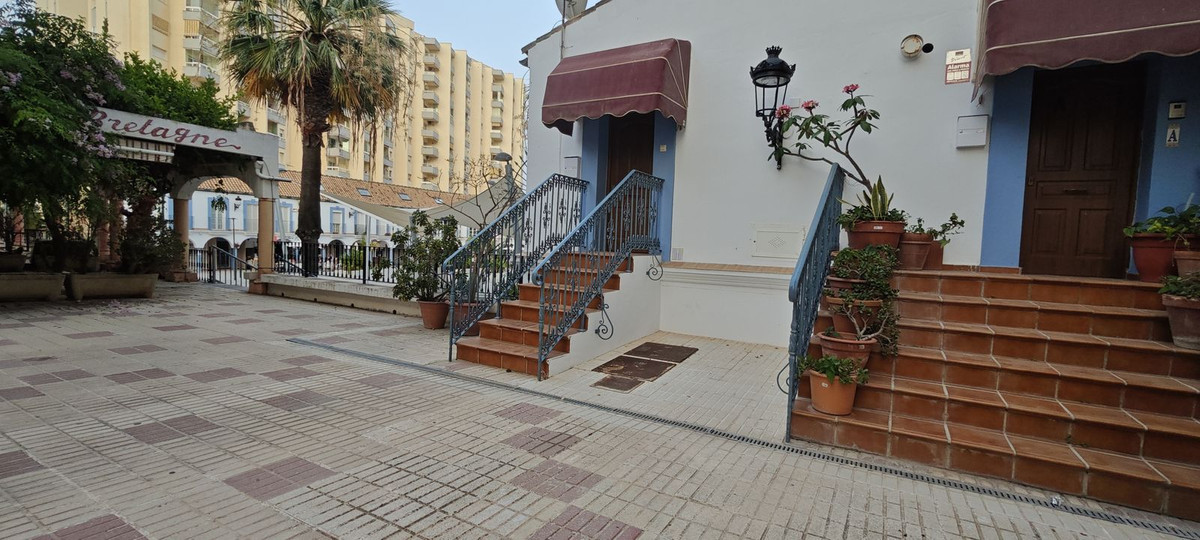 2 Bed Apartment for sale in Benalmadena Costa Costa Del Sol, Málaga, Spain