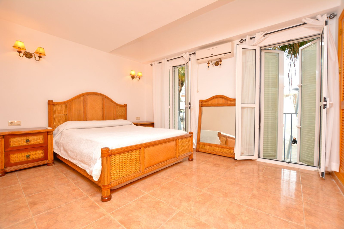 2 Bed Apartment for sale in Benalmadena Costa Costa Del Sol, Málaga, Spain