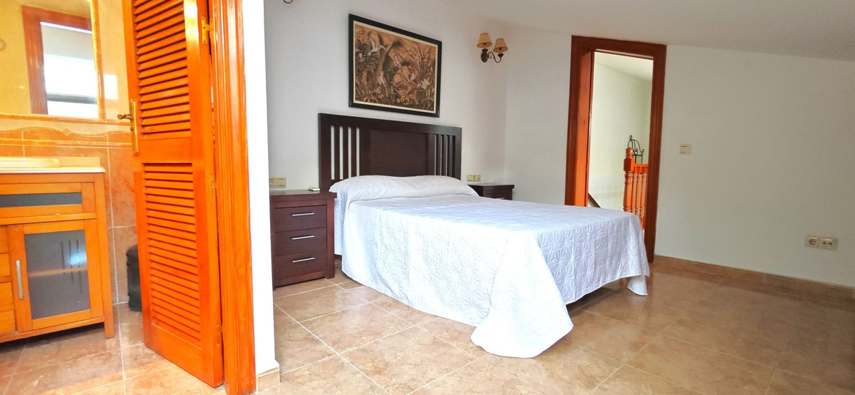 2 Bed Apartment for sale in Benalmadena Costa Costa Del Sol, Málaga, Spain