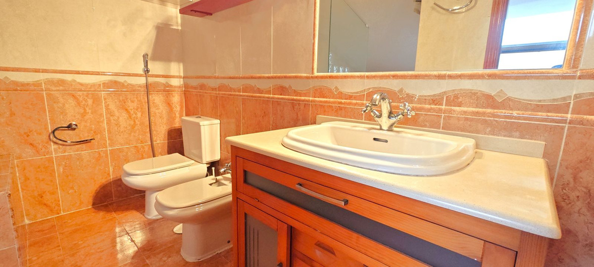 2 Bed Apartment for sale in Benalmadena Costa Costa Del Sol, Málaga, Spain