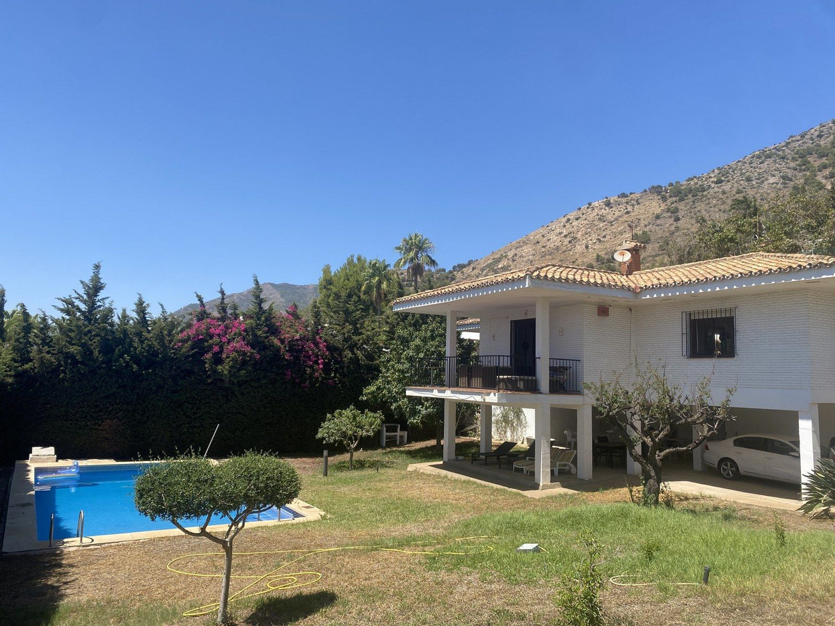 3 Bed Townhouse for sale in La Capellania Costa Del Sol, Málaga, Spain