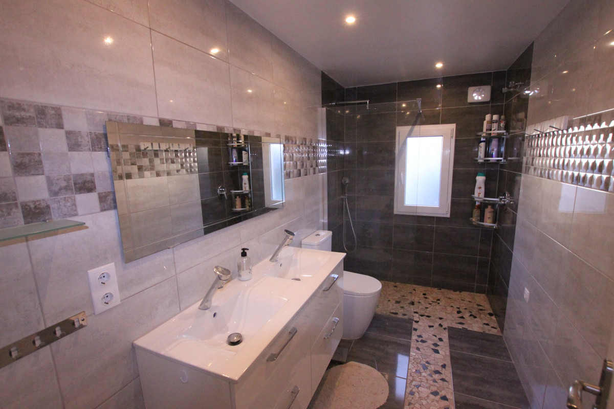 Se vende Finca - Cortijo de 5 dormitorios en Costa Blanca, Alicante, España