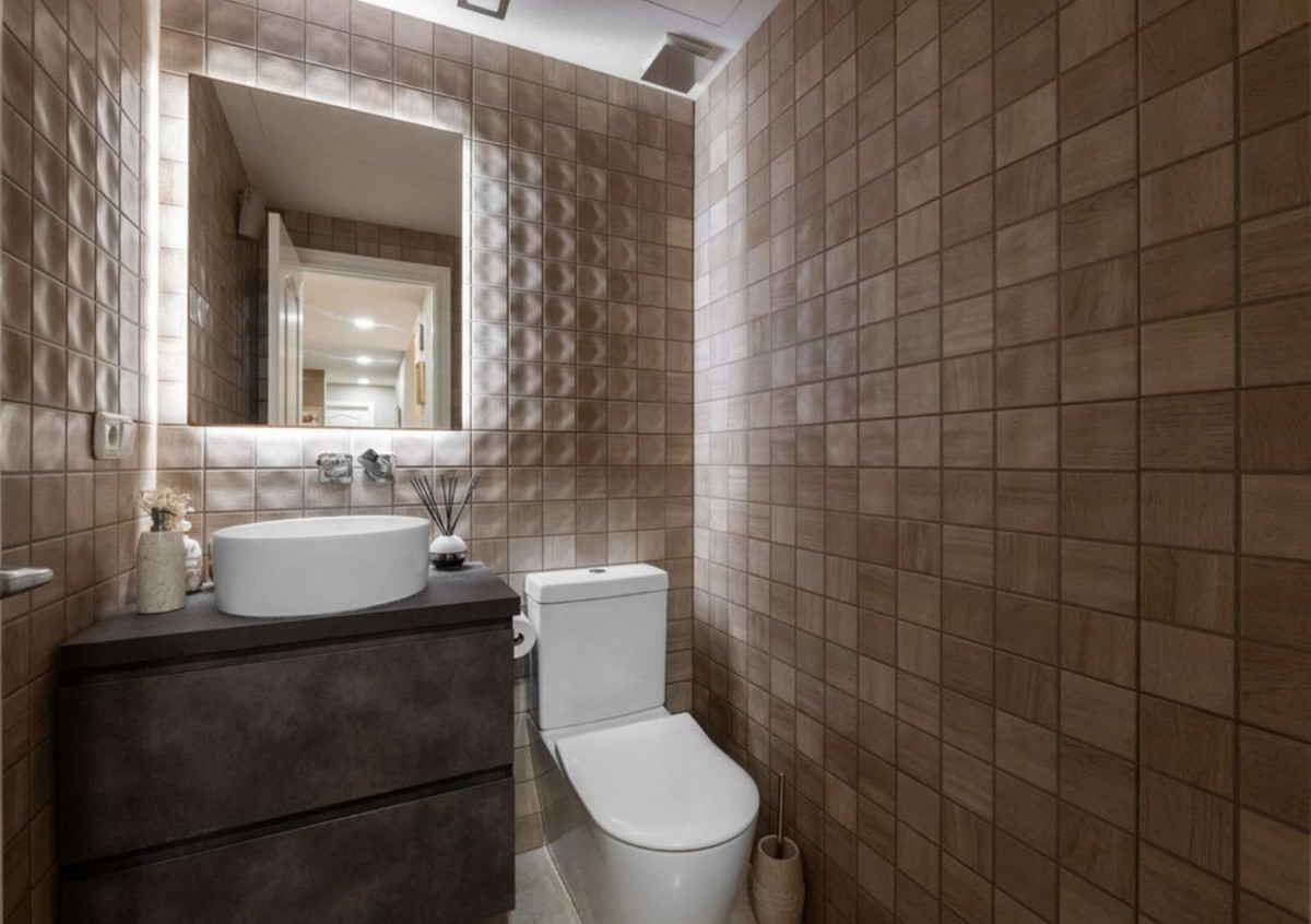 Se vende Apartamento Planta Baja de 5 dormitorios en Costa Del Sol, Málaga, España