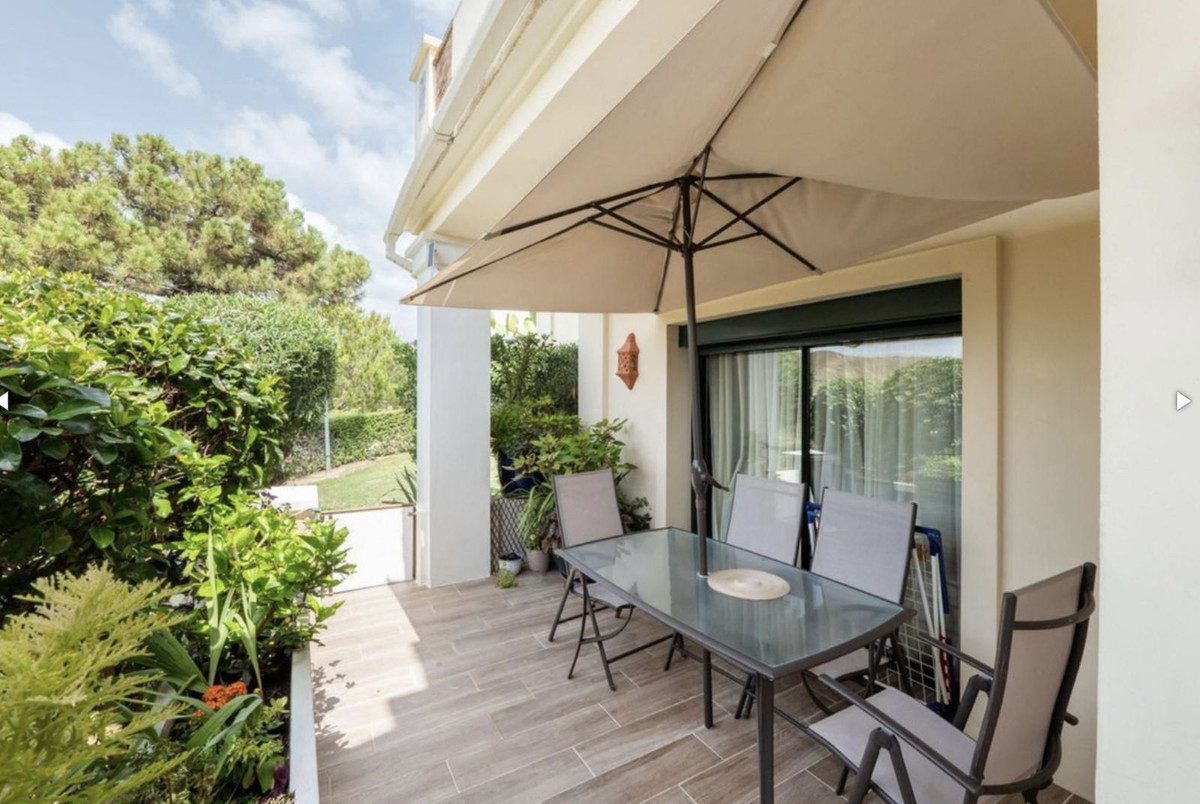 Se vende Apartamento Planta Baja de 5 dormitorios en Costa Del Sol, Málaga, España