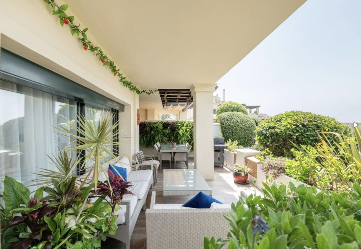 Se vende Apartamento Planta Baja de 5 dormitorios en Costa Del Sol, Málaga, España