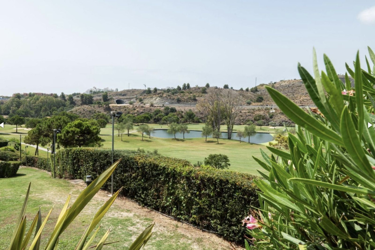 Se vende Apartamento Planta Baja de 5 dormitorios en Costa Del Sol, Málaga, España