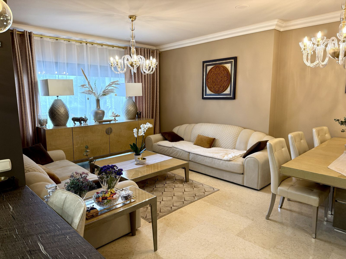 Se vende Apartamento Planta Baja de 5 dormitorios en Costa Del Sol, Málaga, España