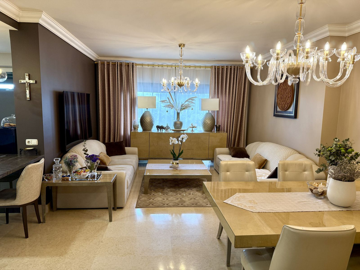 Se vende Apartamento Planta Baja de 5 dormitorios en Costa Del Sol, Málaga, España