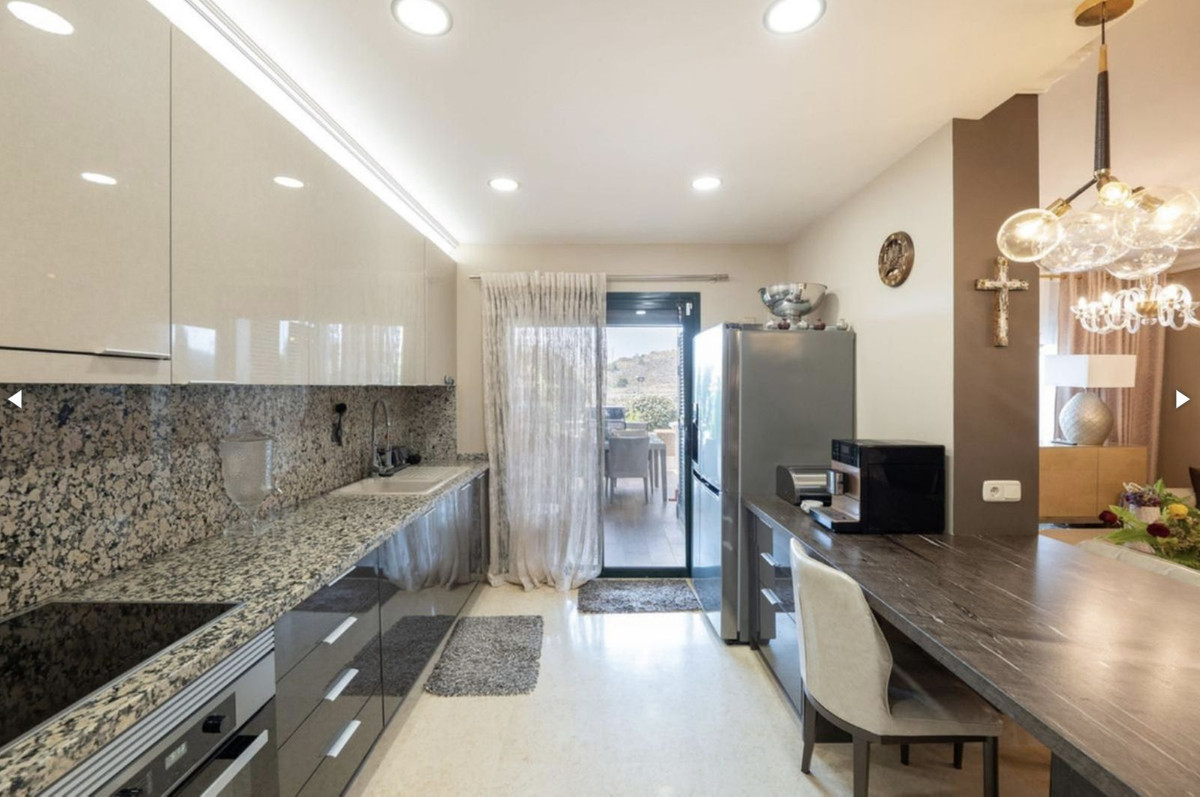 Se vende Apartamento Planta Baja de 5 dormitorios en Costa Del Sol, Málaga, España