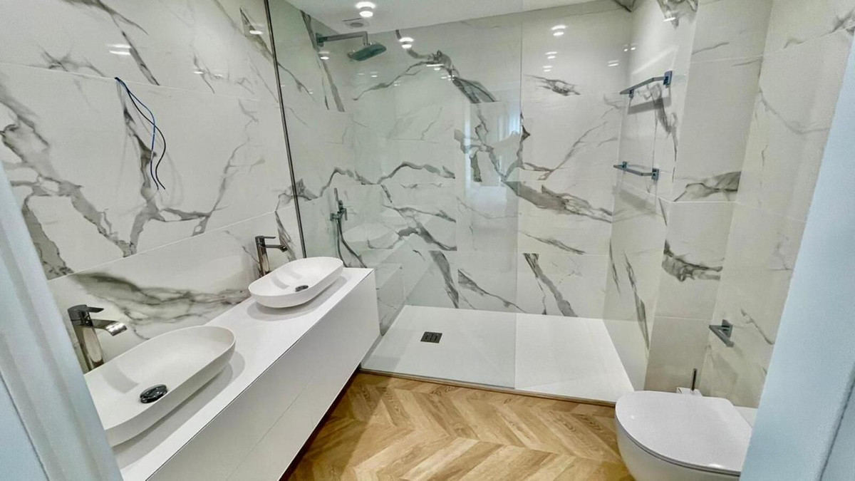 Se vende Apartamento Planta Baja de 3 dormitorios en Costa Del Sol, Málaga, España