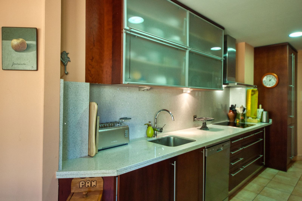 2 Bed Apartment for sale in Sierra Blanca Costa Del Sol, Málaga, Spain