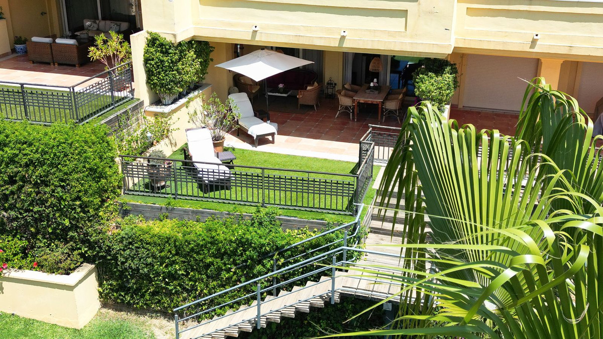 2 Bed Apartment for sale in Sierra Blanca Costa Del Sol, Málaga, Spain