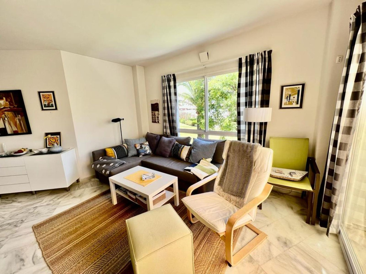 Se vende Apartamento Planta Media de 2 dormitorios en Costa Del Sol, Málaga, España
