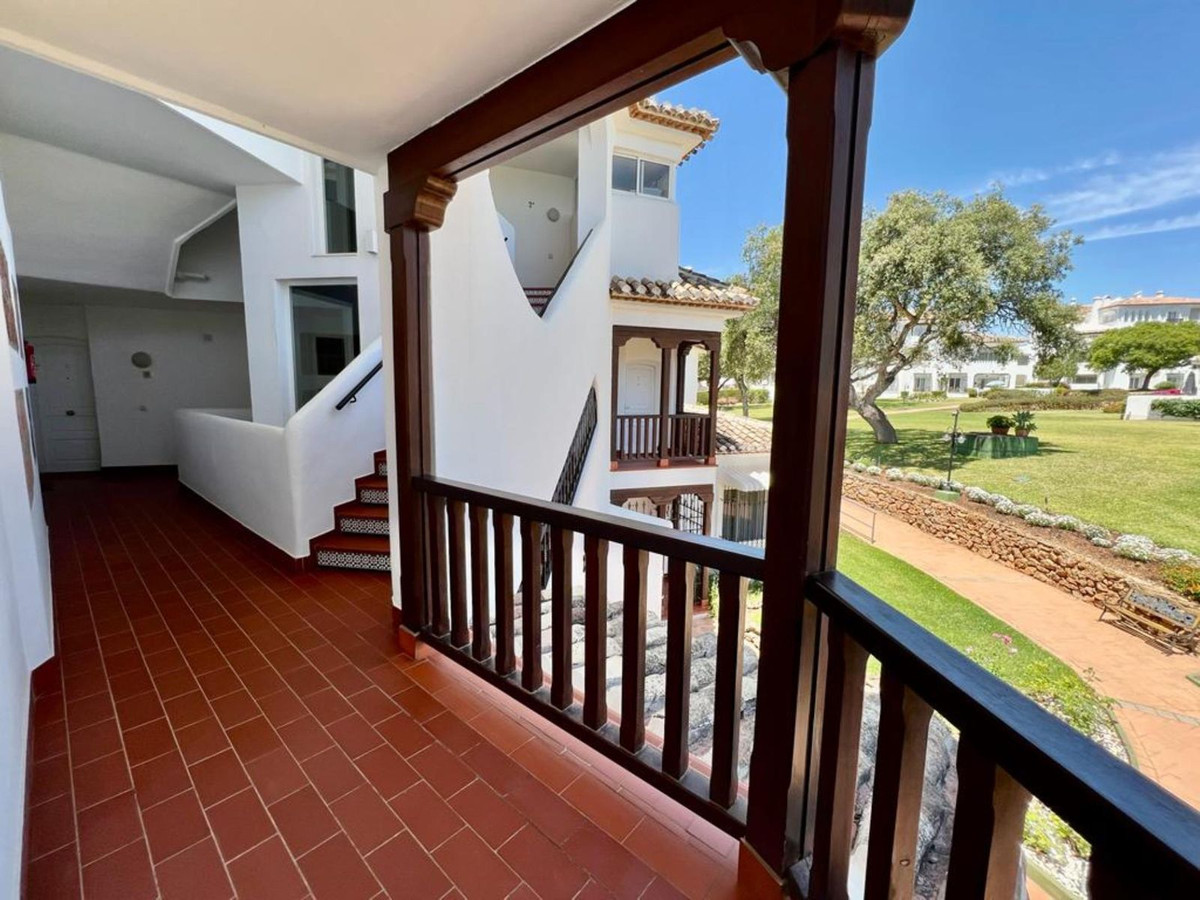 Se vende Apartamento Planta Media de 2 dormitorios en Costa Del Sol, Málaga, España