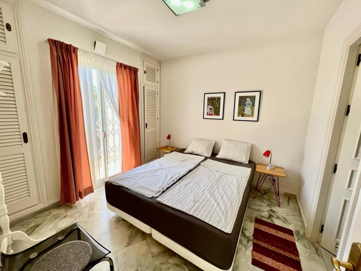 Se vende Apartamento Planta Media de 2 dormitorios en Costa Del Sol, Málaga, España