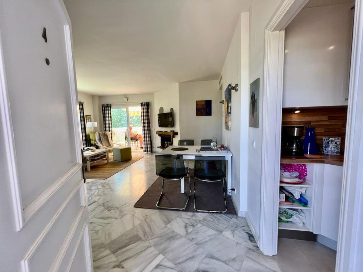 Se vende Apartamento Planta Media de 2 dormitorios en Costa Del Sol, Málaga, España